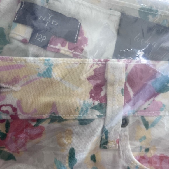 NEW NWT Not Your Daughters Jeans NYDJ Audrey Floral - Picture 8 of 8